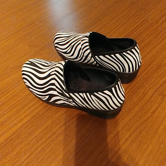 Clogs - Picture 3 of 3